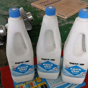 데포드 아쿠아켐 캠핑카 용변 분해제, 똥약