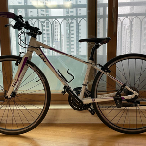 Liv Thrive 3 여성용 하이브리드 자전거 (XS