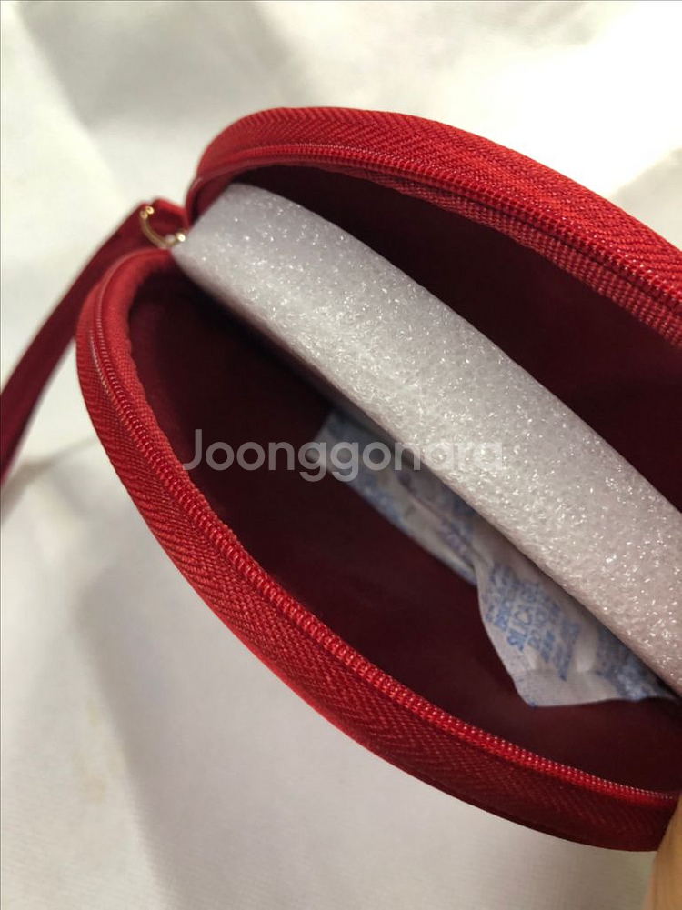 미사용새제품]아르마니 뷰티 레드 프리미엄 파우치--2