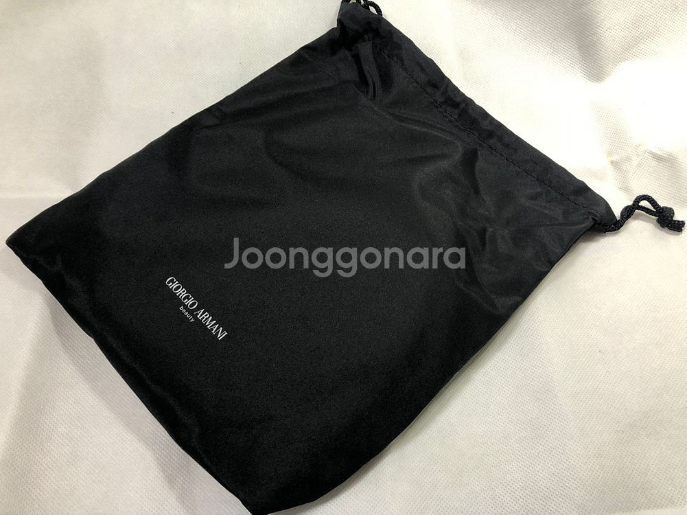 미사용새제품]아르마니 뷰티 레드 프리미엄 파우치--3