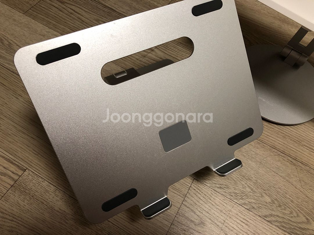 노트북 거치대 & 360도 독서대 팝니다.--0