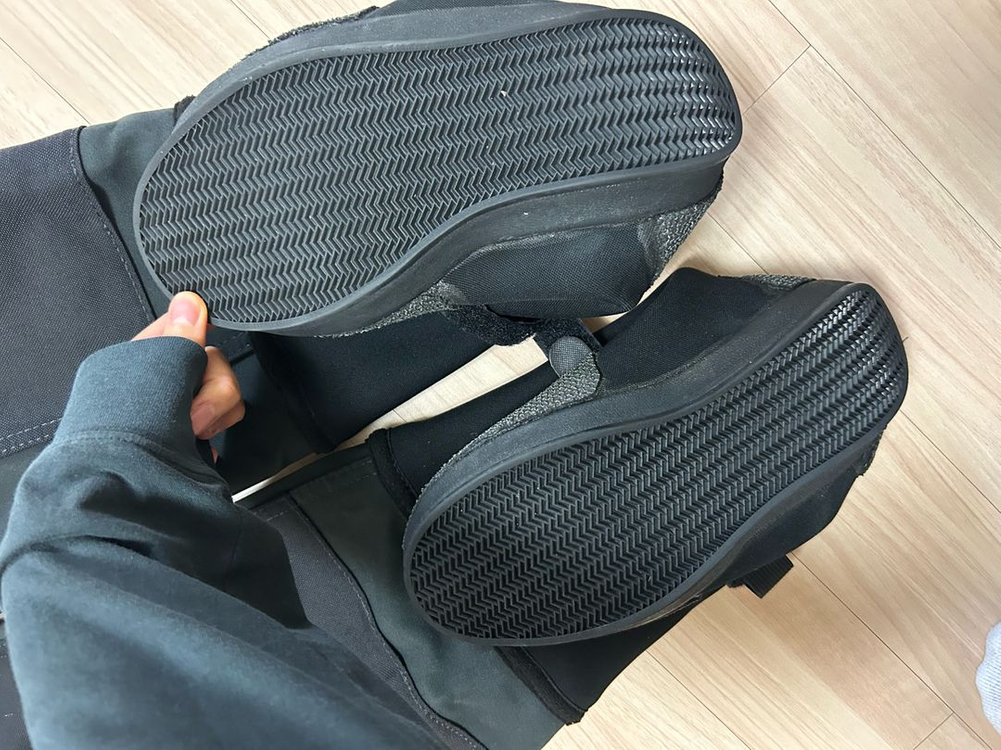 듀이 드라이 슈트 및 내피, 스쿠버 프로 제트 핀 이미지