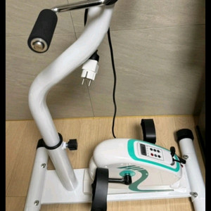 실내 자전거 전동으로 돌아갑니다