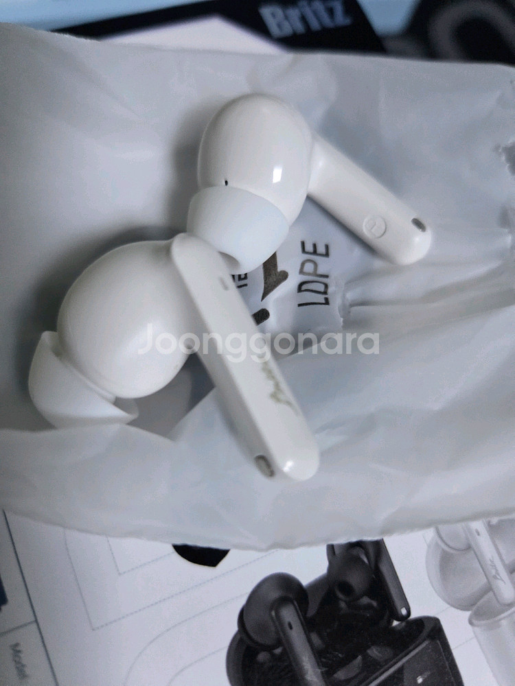 브리츠 bz ui10 블루투스 이어폰 판매합니다--2