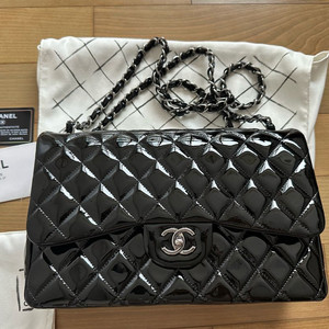 샤넬 클래식 페이던트 블랙 (새상품급)