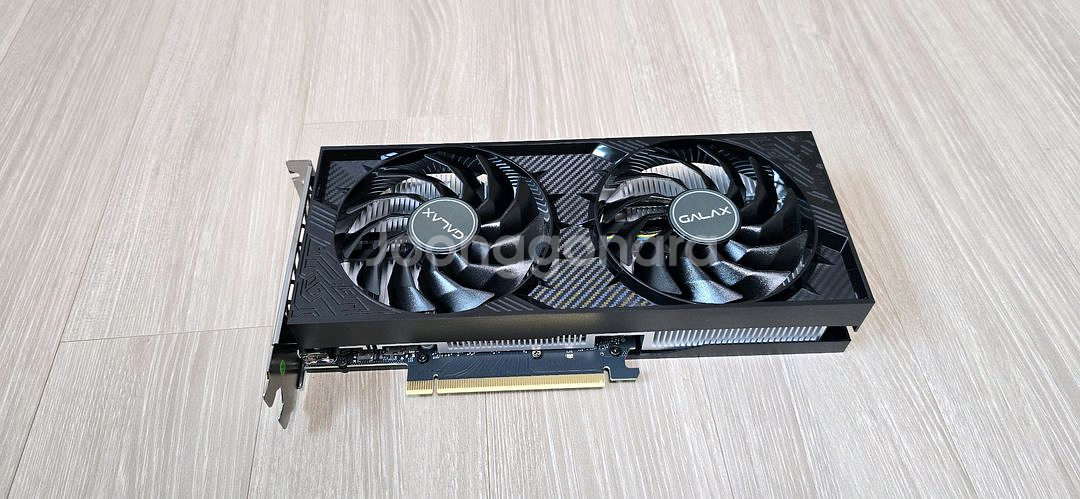 RTX 4060 미사용 그래픽카드 팝니다--2