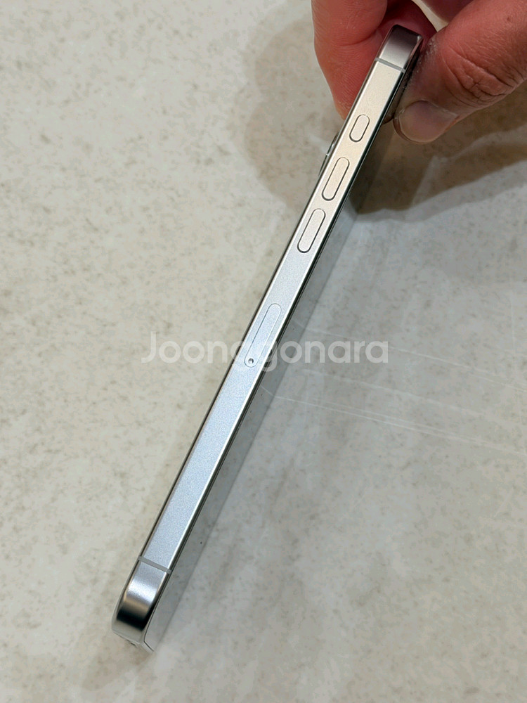 아이폰 16 프로맥스 512gb 화이트 팝니다.--5