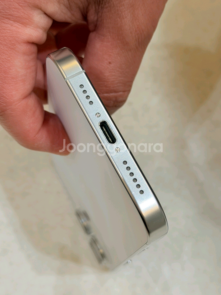 아이폰 16 프로맥스 512gb 화이트 팝니다.--6
