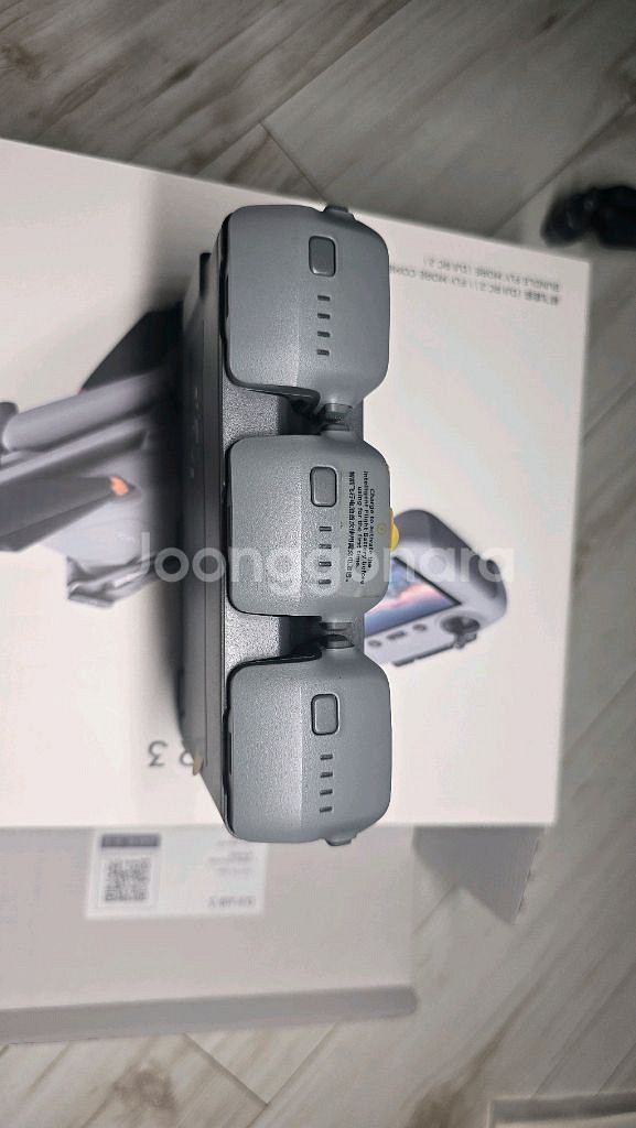 DJI AIR3 플라이모어콤보--8
