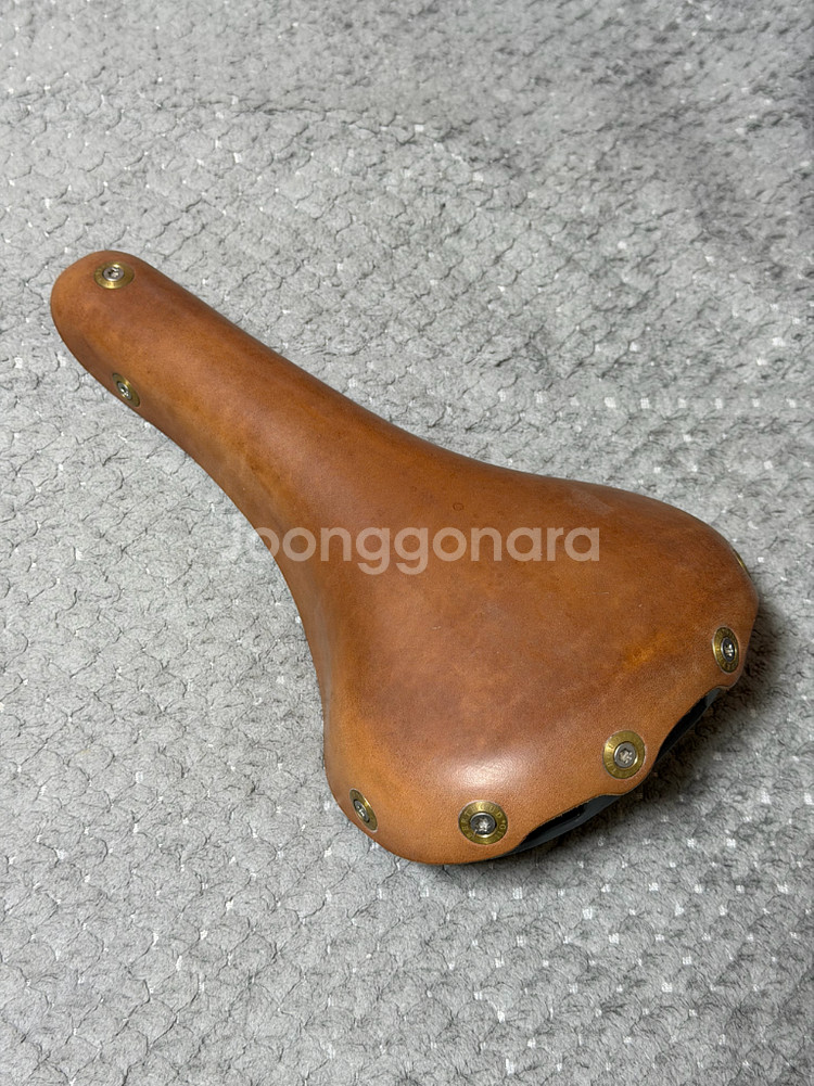 질베르투 자전거 가죽안장 내츄럴--1