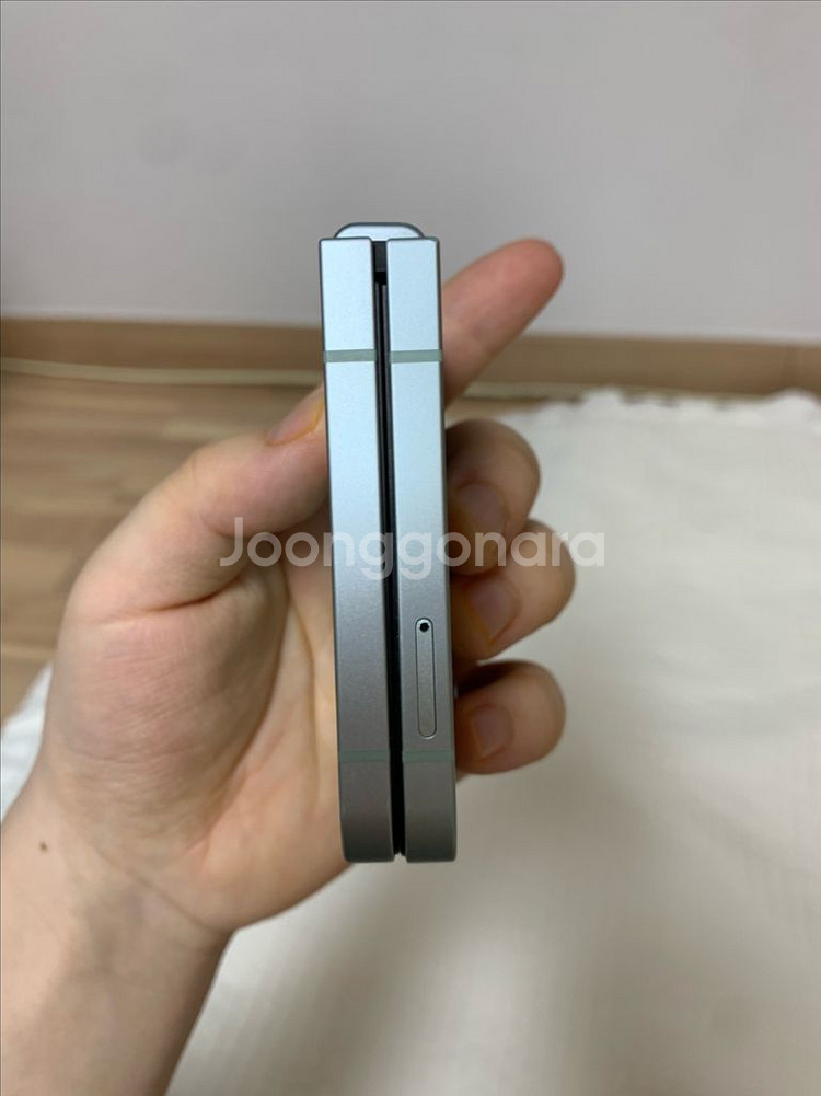 갤럭시z플립6 256 s급 무잔상--1