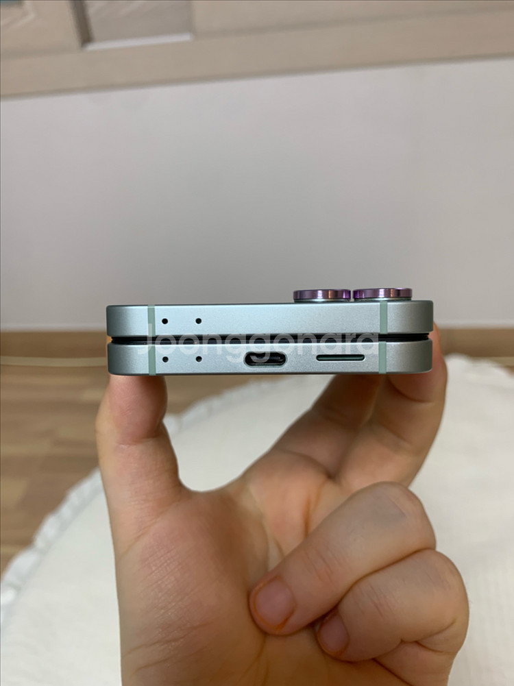갤럭시z플립6 256 s급 무잔상--2