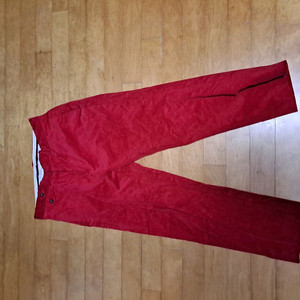 폴로 랄프로렌의 레드 코듀로이 팬츠