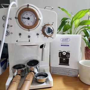 플랜잇 커피 원두 머신 팝니다.