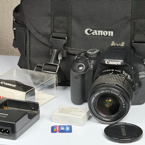 캐논 EOS 600D DSLR 카메라