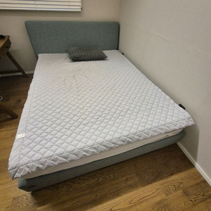 퀸사이즈 침대 (매트리스+프레임+침구)