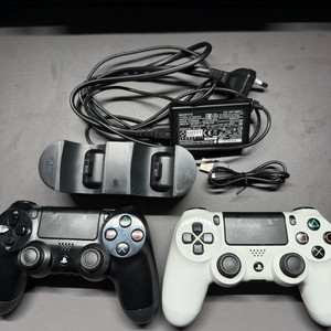 PS4 듀얼쇼크4 컨트롤러 2개+충전 거치대