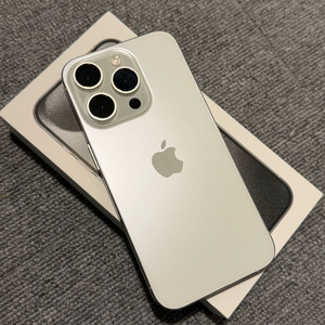 아이폰15프로 256기가 실버 팝니다