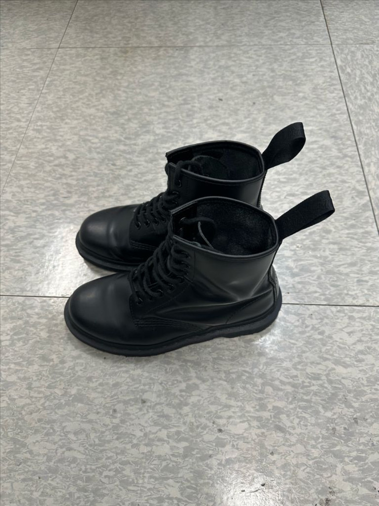 닥터마틴 1460 모노 블랙 이미지