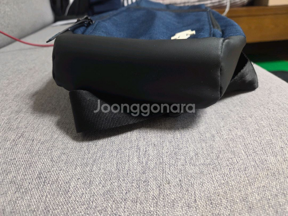 데상트 슬링백--2