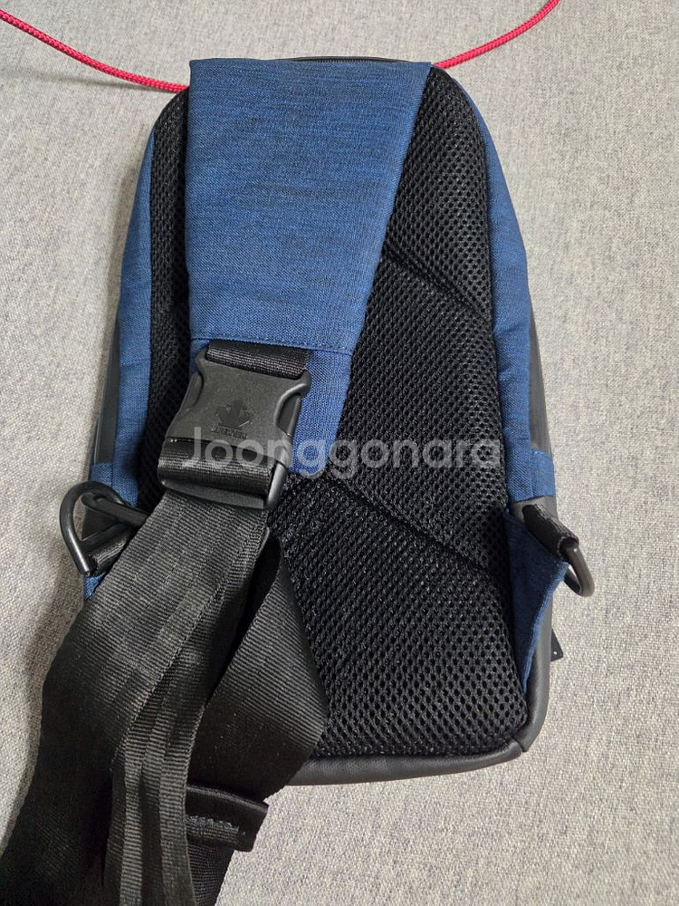 데상트 슬링백--3