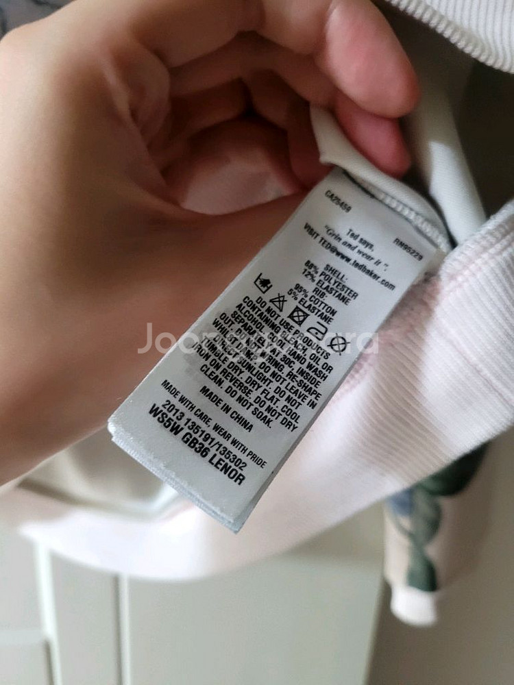 테드베이커 상의 2사이즈 (55사이즈 추정)--3