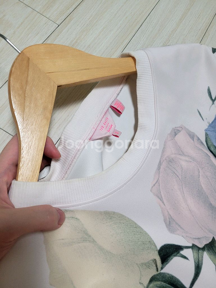 테드베이커 상의 2사이즈 (55사이즈 추정)--6