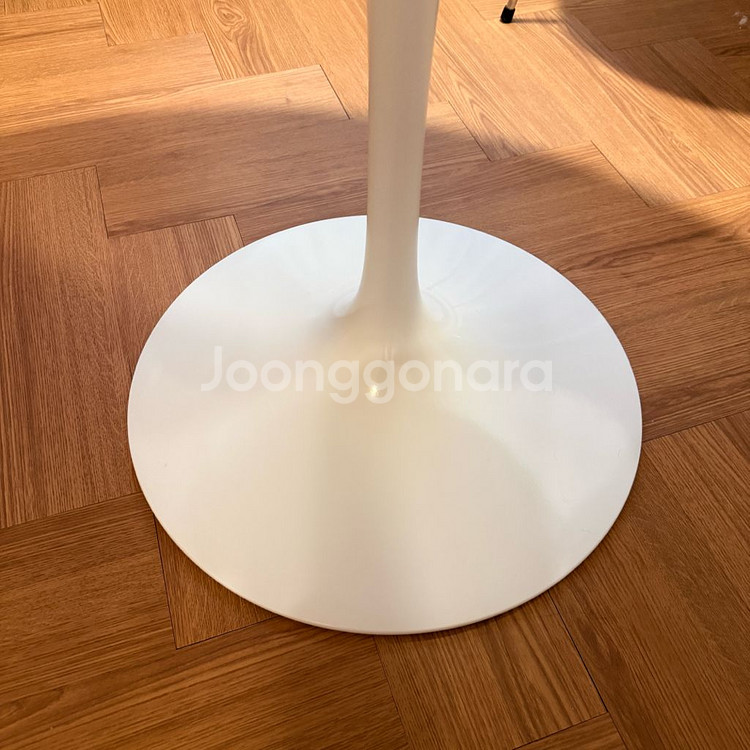 놀 사리넨 라미네이트 120cm 화이트 원형 테이블--7