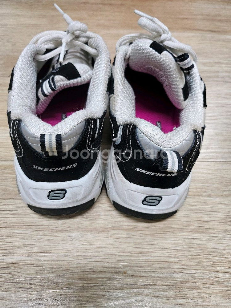 스케쳐스키즈 240사이즈 여아운동화 운동화 초등운동화--2