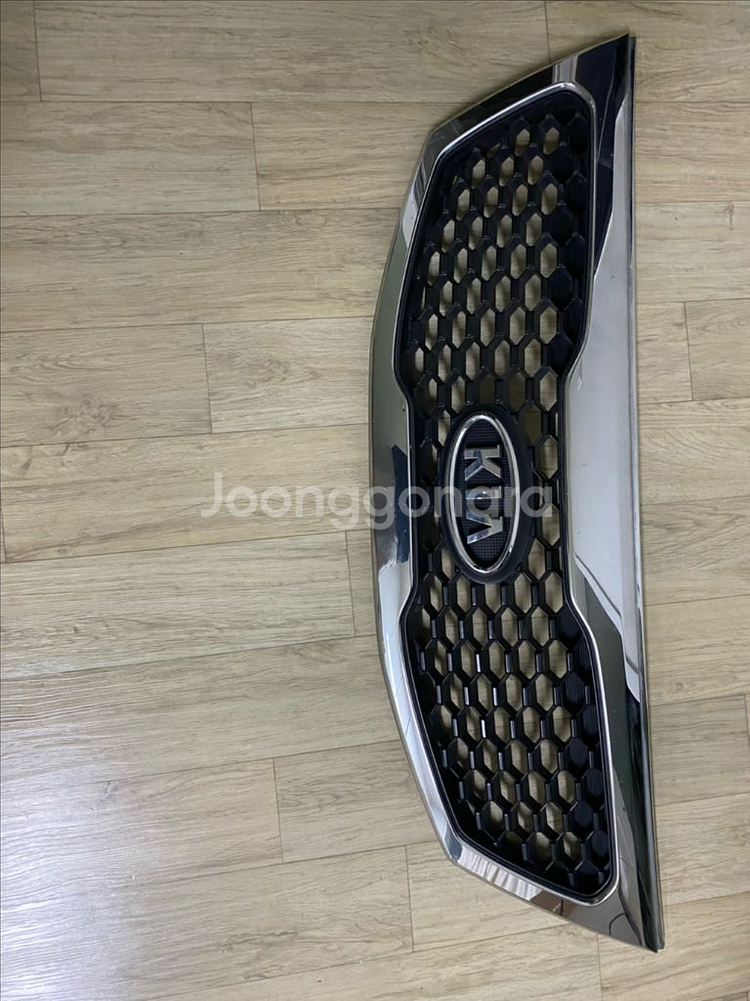 쏘렌토r 순정 그릴 싸게 팝니다.--0