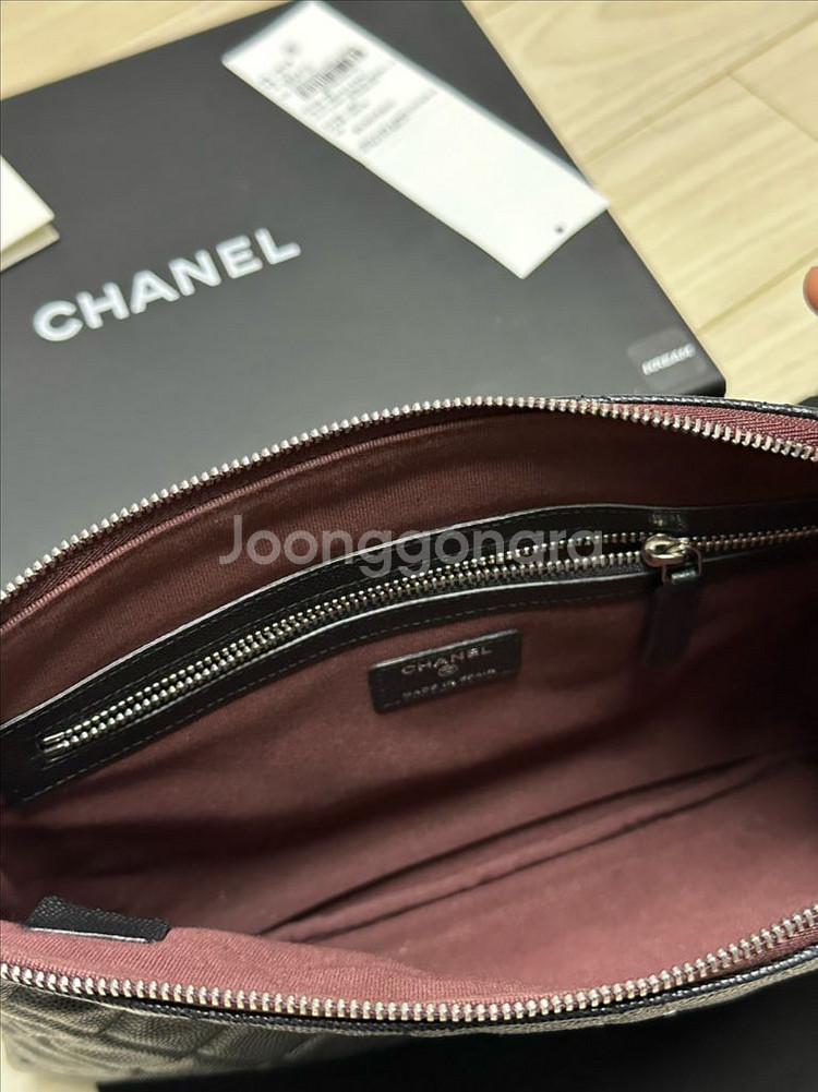 샤넬 클래식 미디움 클러치 은장--4