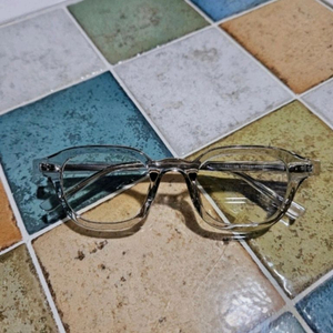 (울산) 이쁜 안경 새상품 팝니다 남녀공용