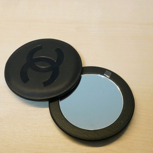 샤넬뷰티 VIP 가죽 양면거울