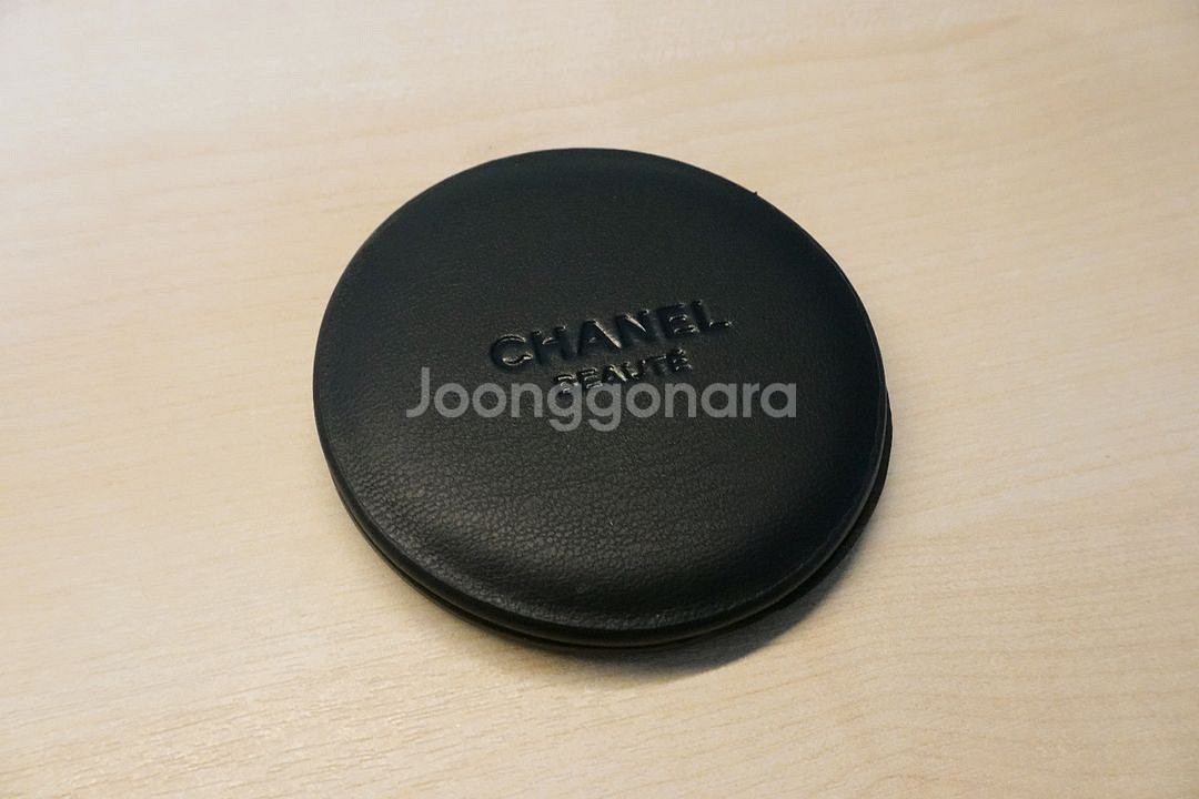 샤넬뷰티 VIP 가죽 양면거울--3
