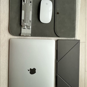 맥북에어M1 판매합니다.(키보드,마우스 포함)