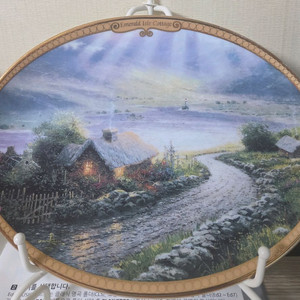 토마스 킨케이드의 장식 접시 입니다.