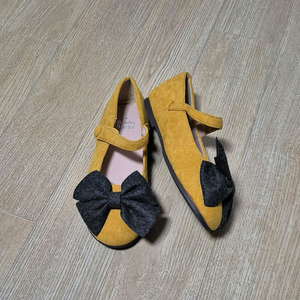 [새상품] 빔보빔바 스웨이드 왕리본 플랫슈즈(200)