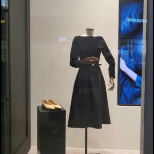 미샤 벨벳 플레어 원피스 82