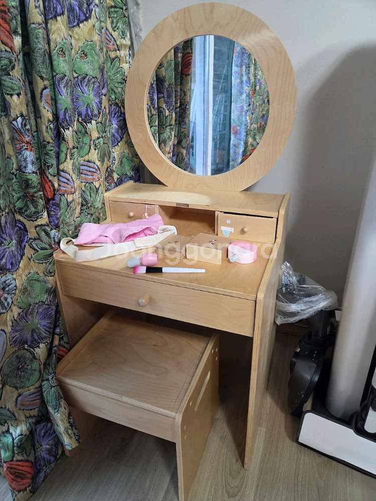 어린이 원목 화장대 의자 판매 합니다--0