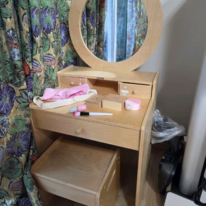 어린이 원목 화장대 의자 판매 합니다