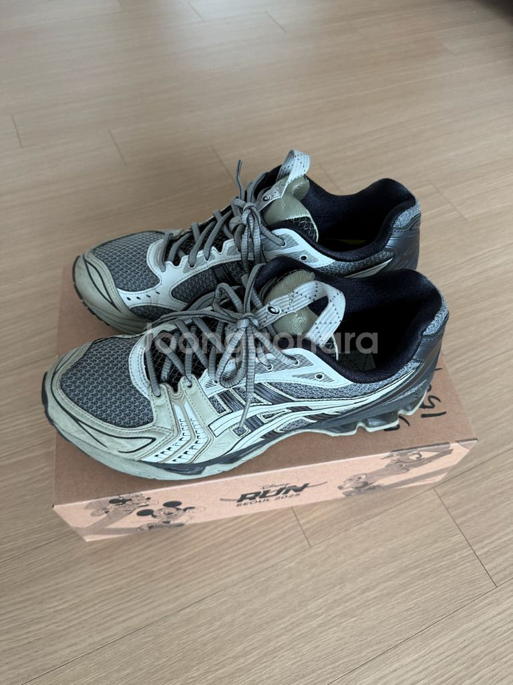 아식스 UB1-S 젤카야노 14 피드몬트 그레이 270--0