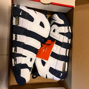 나이키 에어 모어 업템포 새상품