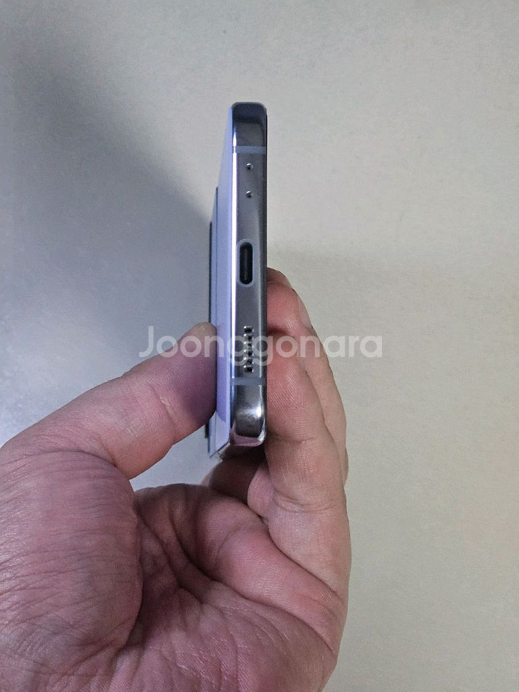 갤럭시 Z 플립4 고장폰 부품용 팝니다--5
