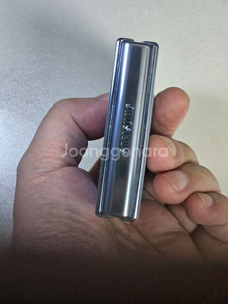 갤럭시 Z 플립4 고장폰 부품용 팝니다--6