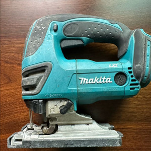 마끼다 충전 직쏘 djv180 판매합니다