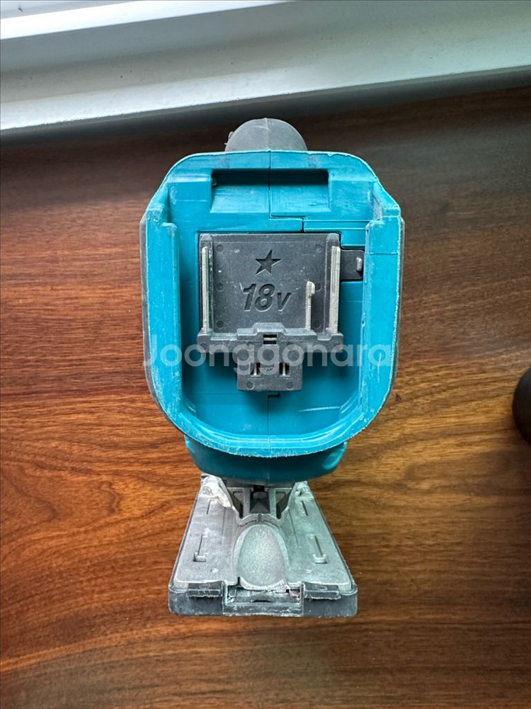 마끼다 충전 직쏘 djv180 판매합니다--5