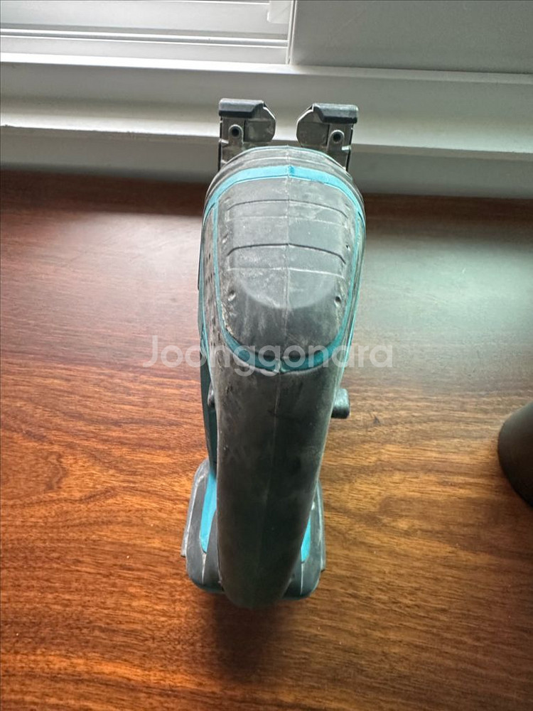 마끼다 충전 직쏘 djv180 판매합니다--4