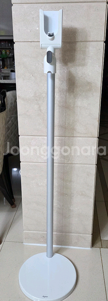 다이슨V11 정품 거치대 판매합니다--0