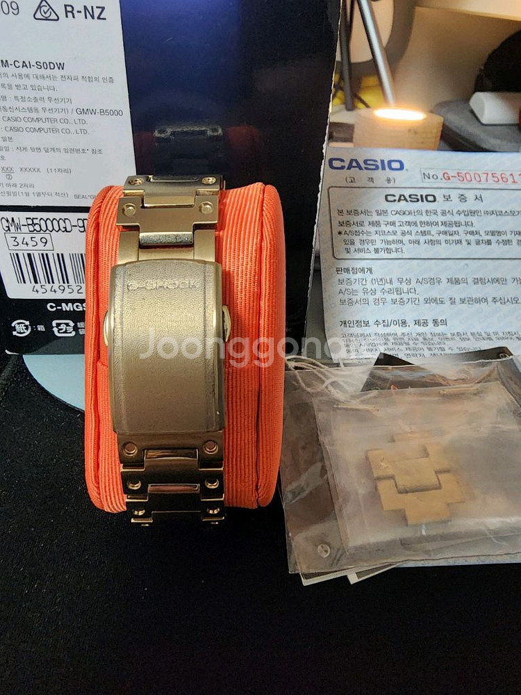 지샥 GMW-B5000GD-9DR 풀메탈 골드 시계--1