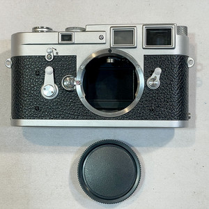 Leica M3 싱글스트로크 — 준민트급 라이카